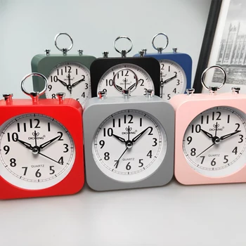Mini Lindo reloj despertador Pequeño Silencio No tictac del Reloj Electrónico para Estudiante Chico de la Oficina de Dormitorio Creativa Decoración para el Hogar Accesorios